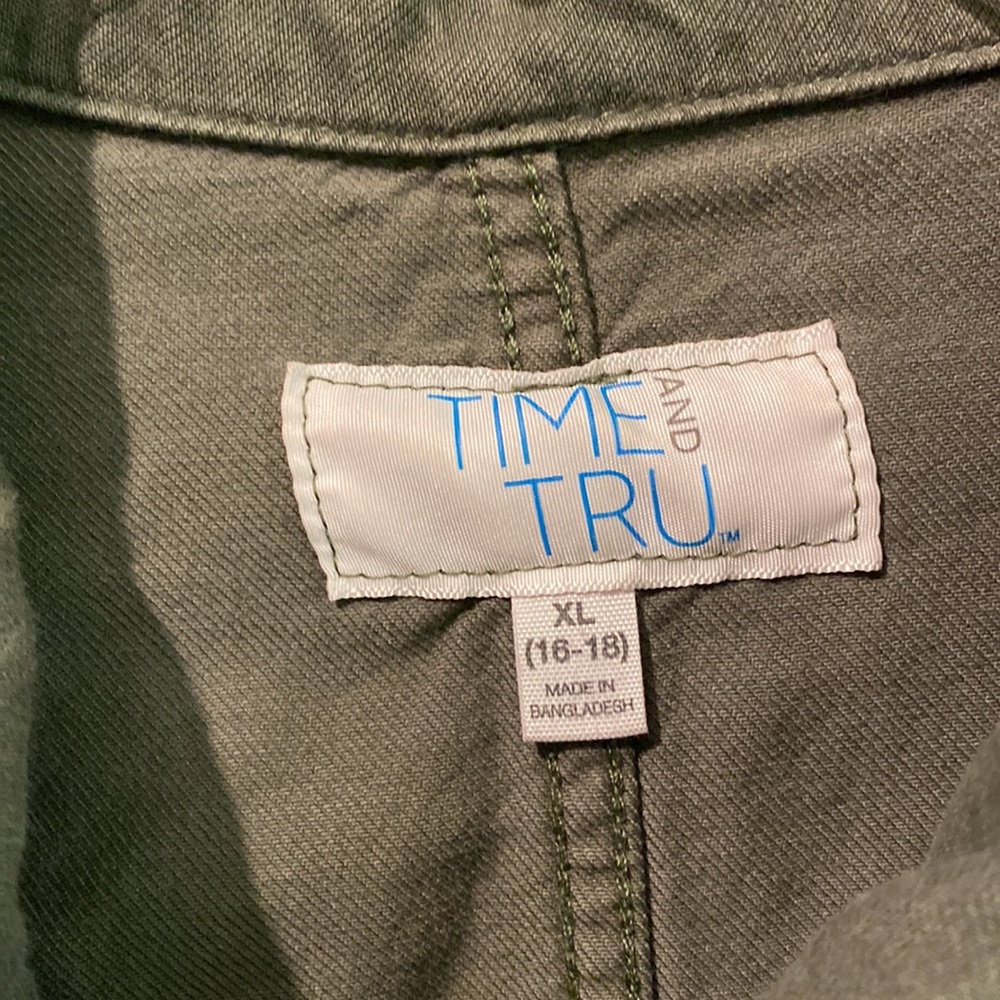 Time and Tru jacket with tie belt - Picture 4 of 8